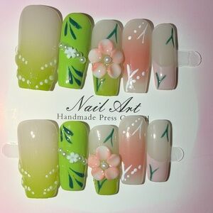 Handmade Floral Press-On Nail Set in Lime Green & Blush